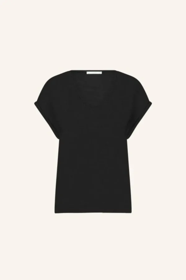 momi logo top | jet black-By bar Best